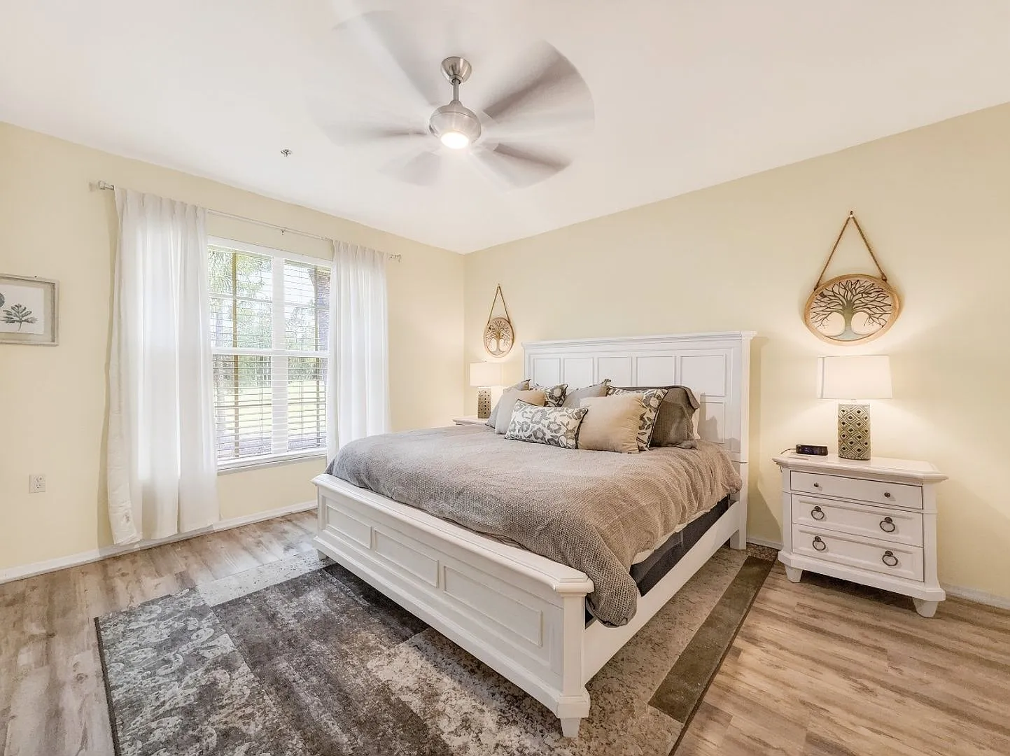 3-bedroom condo available in Flamingo Fairways II — Photo 2