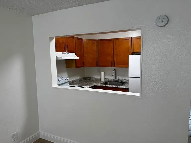 241 SE 9th Ave #203 — Photo 7