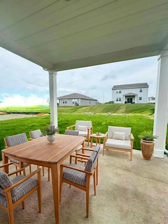3 bed, 2.5 bath, 1967 sqft, $2,275 — Photo 3