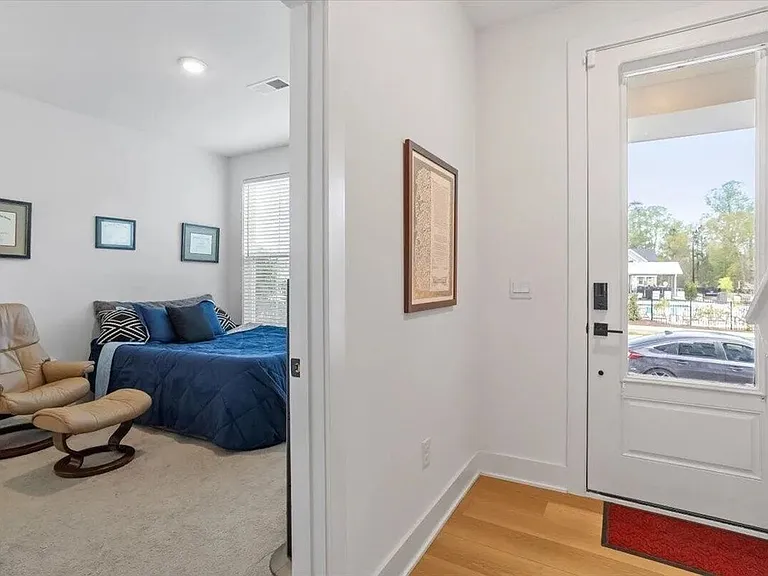 522 Billingshurst Way — Photo 6
