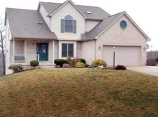 319 Meadowbrook Rd, Trafford, PA 15085