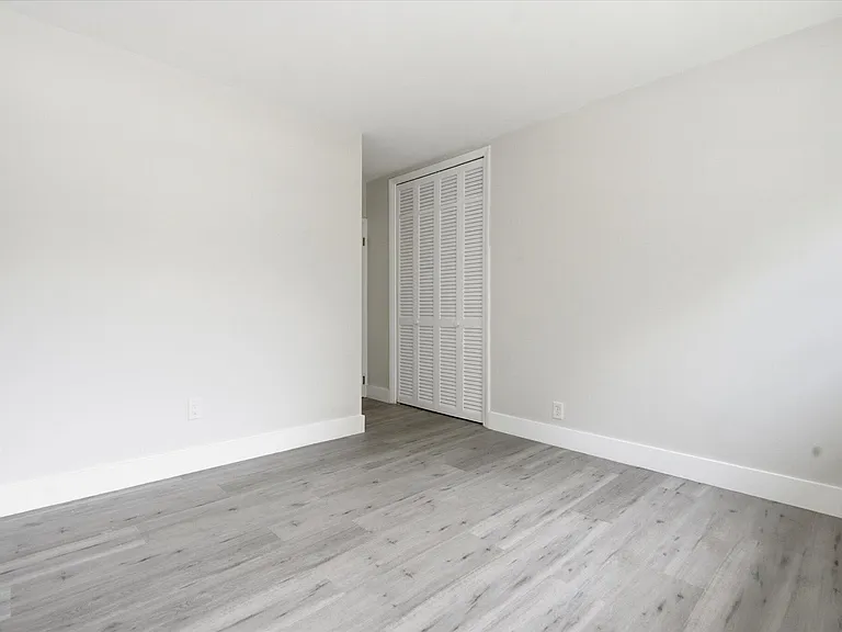 1638 Plunkett St #11 — Photo 10