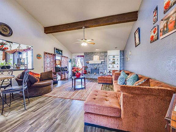 3rd image of 6624 Woodridge Ave