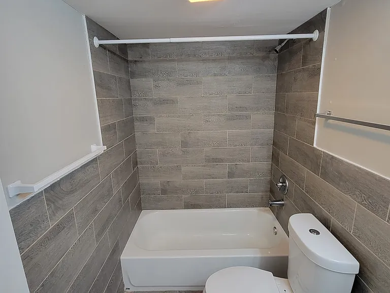 240 Sheffield Ave #1BB — Photo 14