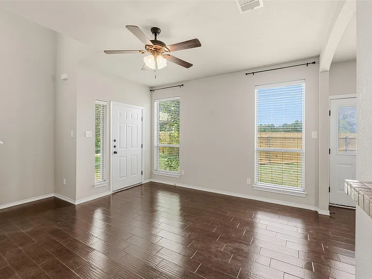 142 Sierra Rose Loop — Photo 8