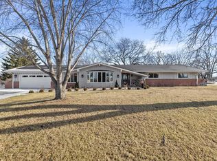 850 Janacek Rd, Brookfield, WI 53045