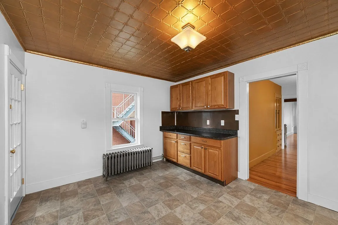 3 bed, 2.0 bath, 1500 sqft, $4,500 — Photo 4