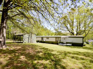 725 Schmidt Rd, Rossville, GA 30741