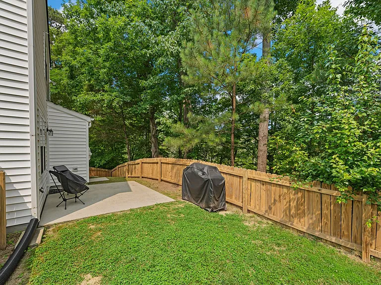 419 Gladstone Dr — Photo 14