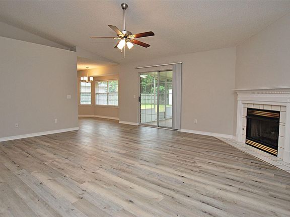 5th image of 411 Megan Dr