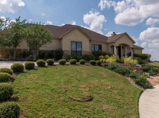 1915 Sarah Cv, Taylor, TX 76574