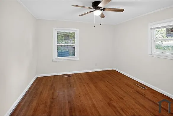 1929 W Oakland Ave — Photo 16