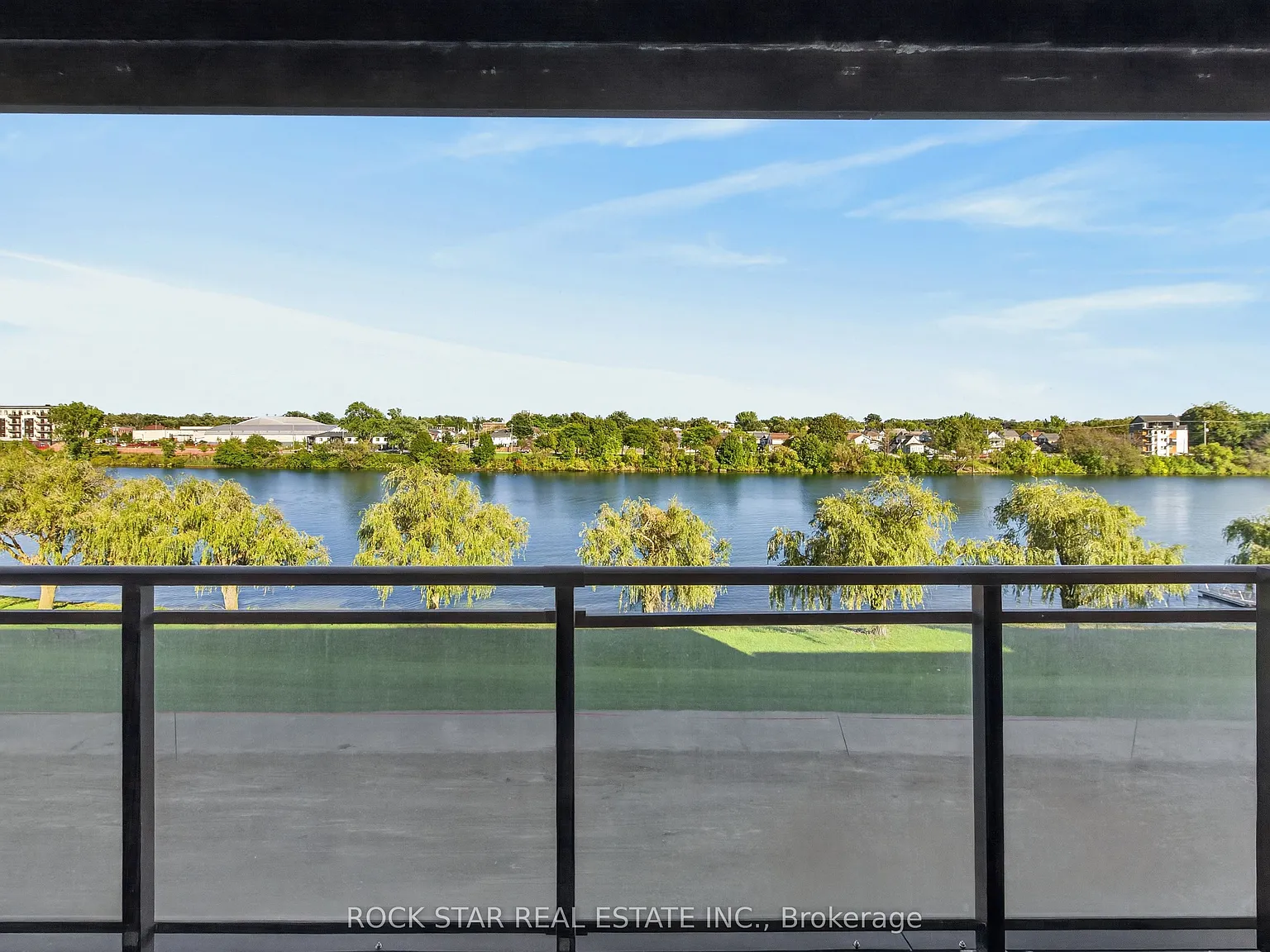 Upper Vista — Photo 2