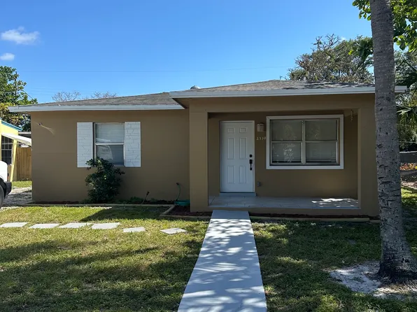 2538 Harding St, Hollywood, FL 33020