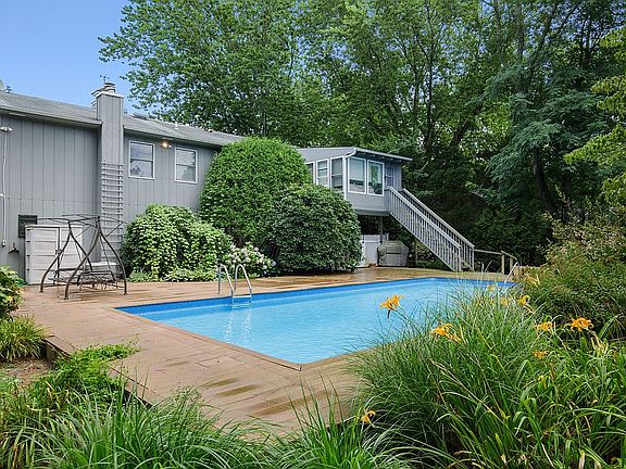 3rd image of 11 Hazelwood Ave
