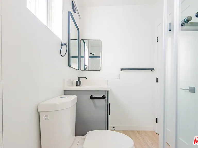2602 Carnegie Ln #6 — Photo 28