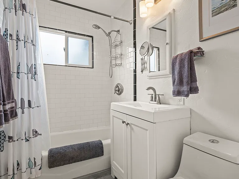 331 W Prospect St — Photo 17
