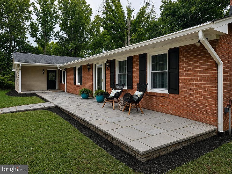 1st image of 5290 Hillside Dr
