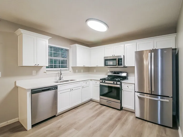 1205 Redbud Ct — Photo 8