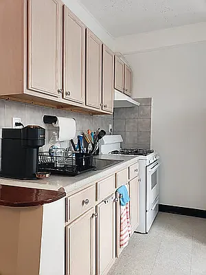 Rented by Alexiou Realty | media 4