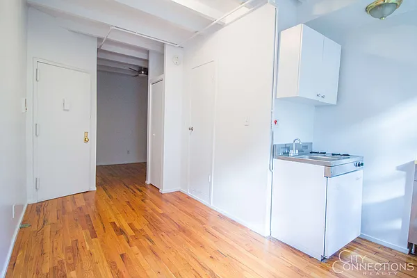 Rented by City Connections Realty | media 12