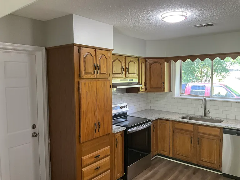 2606 Jones St — Photo 27