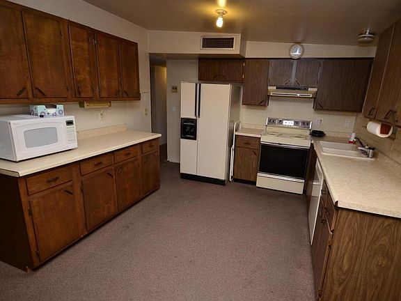 3rd image of 8901 N Calle Loma Linda