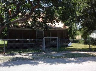 305 W Dignowity St, Del Rio, TX 78840