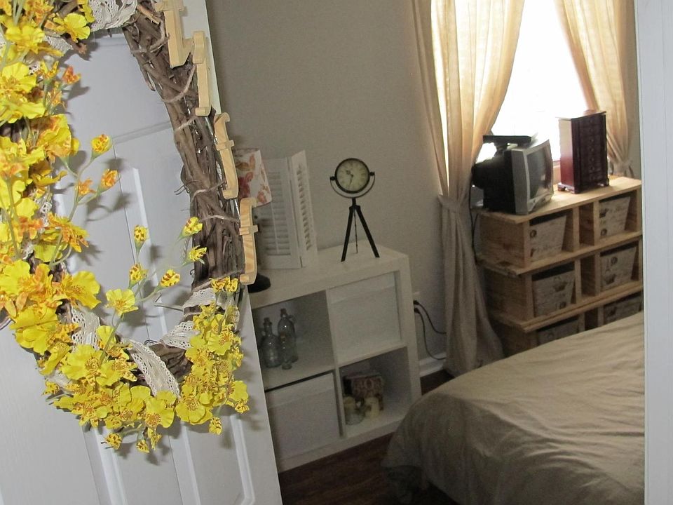2nd image of 9606 Vinca Cir