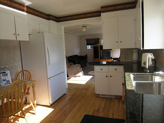3rd image of 1640 W Central Ave