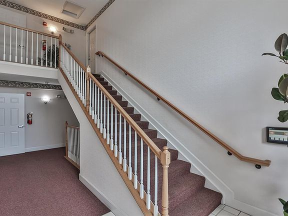 4th image of 101 Fencerail Way APT A