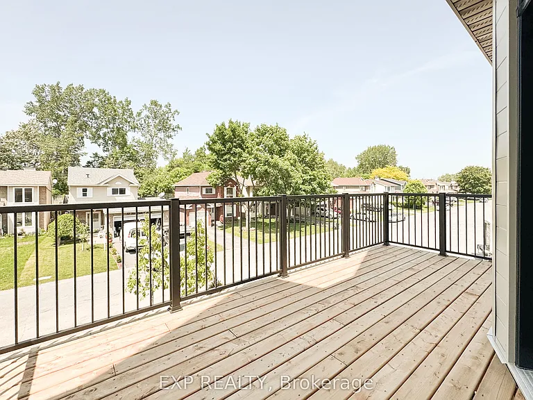 25 Fair Oaks Cres #E — Photo 27