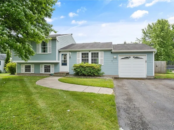 8272 Mantova Dr, Clay, NY 13041