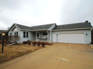 5833 Lochinvars Trl, Marshall, WI 53559