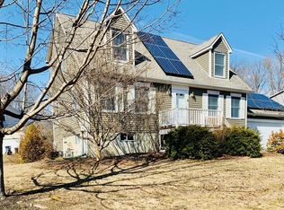 5 Poets Corner Rd, Amherst, MA 01002