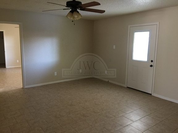 3rd image of 2216 Daisy Dr