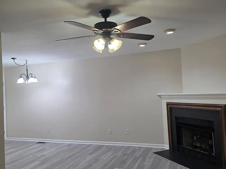 24 Woodcrest Ct — Photo 8