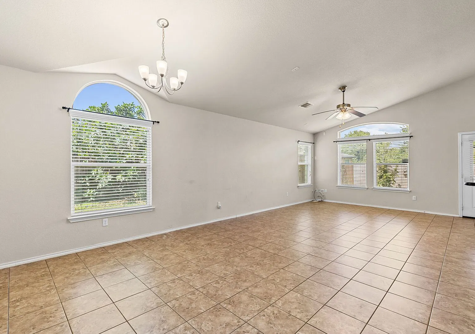 Great 4 Bedroom 2 Bath Home in Midway ISD with a nice yard in Sendero Springs! — Photo 3