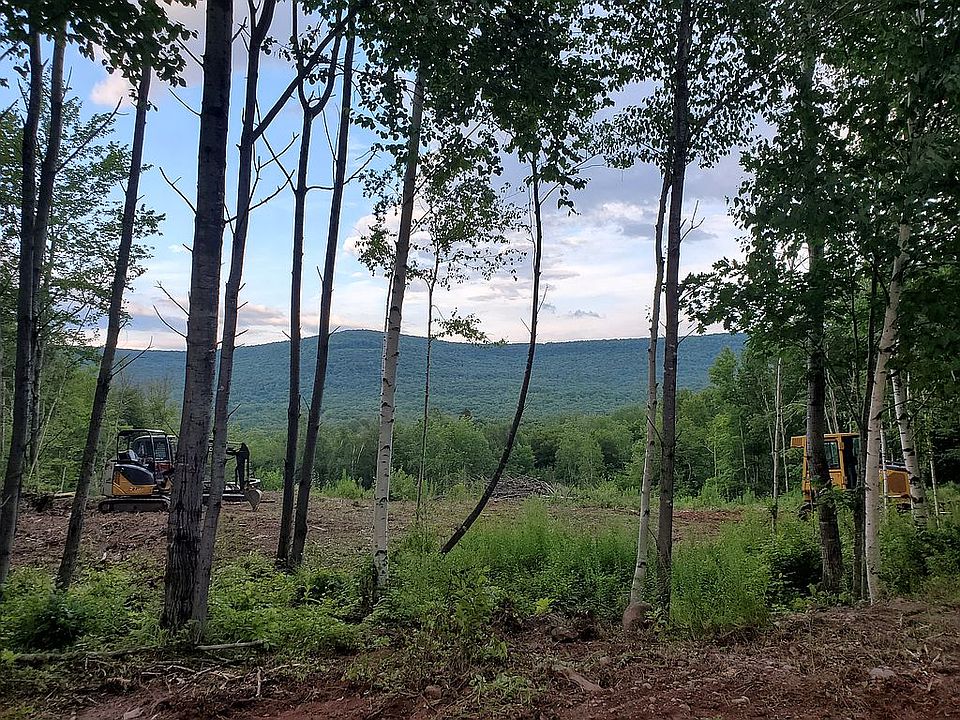 2nd image of 1 White Birch Ln