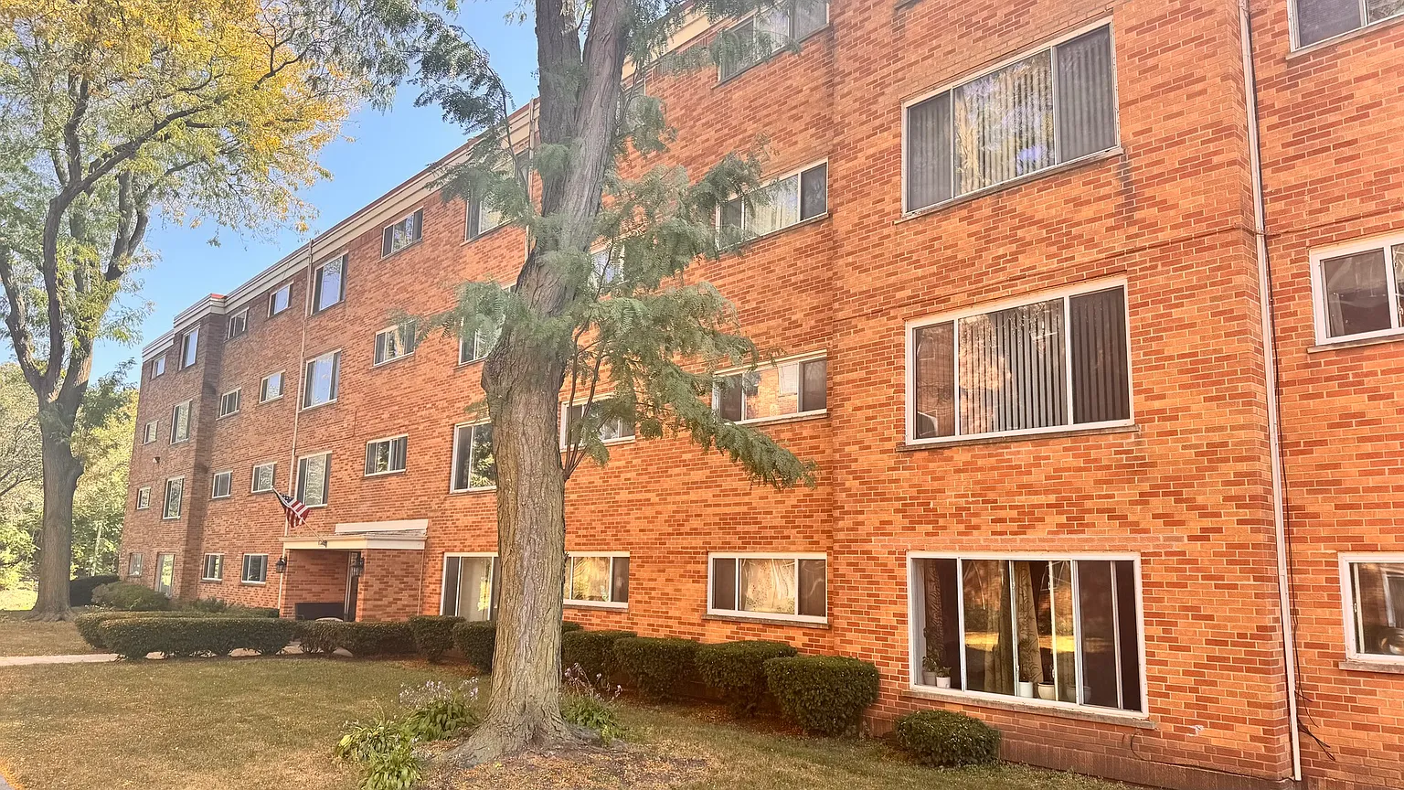 6220 N Ridge Ave APT S203 photo 1