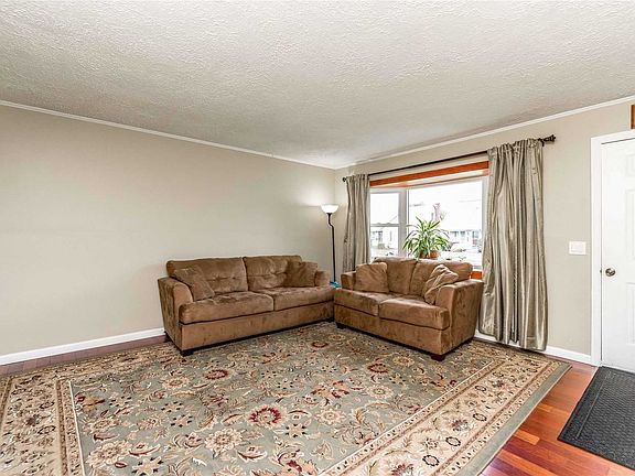 5th image of 59 Virginia Ave
