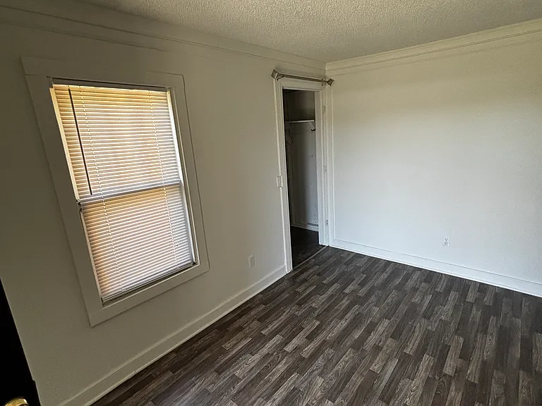 Poplar St — Photo 5