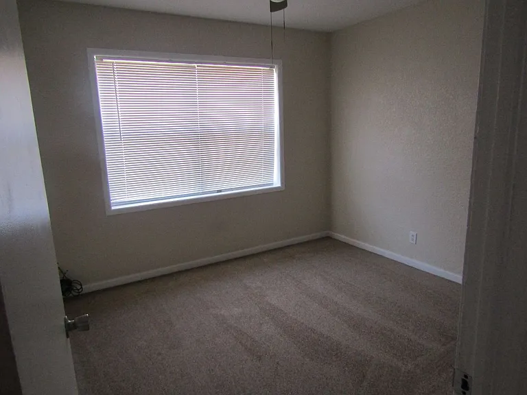 1306 Garth Dr — Photo 6