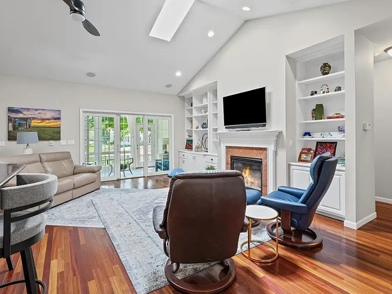 1632 Cobblefield Rd — Photo 3