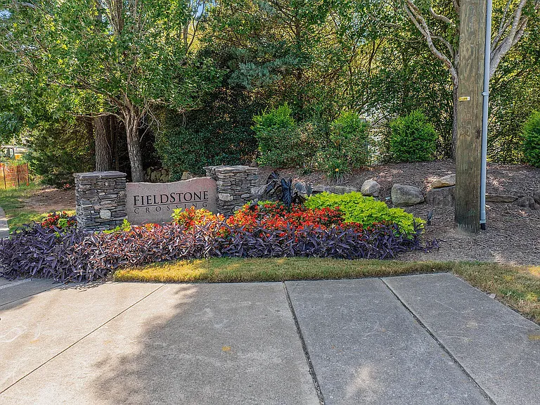 1211 Canyon Rock Ct #103 — Photo 37