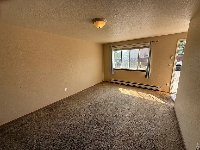 2280 S Salmon Ln — Photo 1