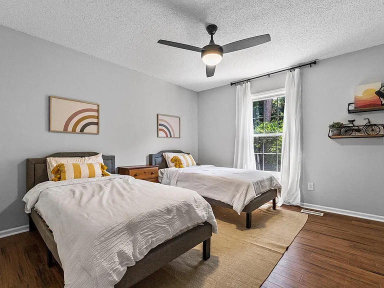 1380 Monticello Dr — Photo 8