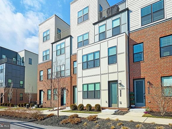 3rd image of 4937 Eisenhower Ave