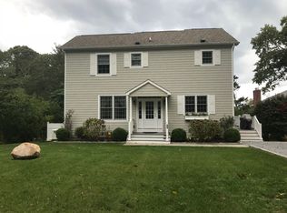 45 Waters Edge Rd, Southampton, NY 11968
