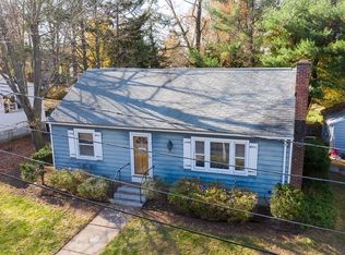 9 Pleasant Pl, East Longmeadow, MA 01028